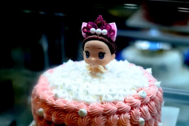 تزیین کیک تولد دخترانه