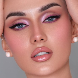 میکاپ دخترانه صورتی با در سالن زیبایی سارا نقی زاده