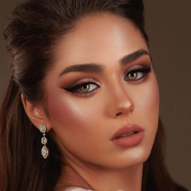 میکاپ حرفه ای در سالن زیبایی مایس