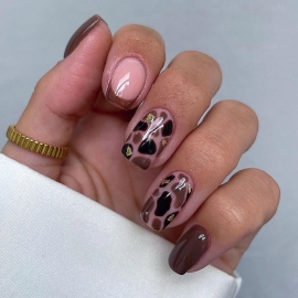 sharareh-beyk-beauty-salon nail