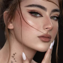 میکاپ عربی دخترانه در سالن زیبایی مینا نظری