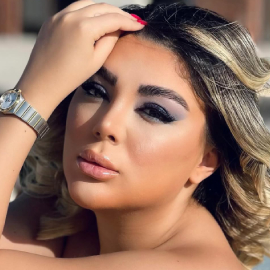 میکاپ رنگی سالن زیبایی موگه