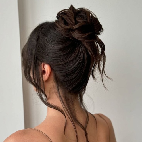 شنیون مو خواهر عروس در سالن زیبایی دیبا بلندی