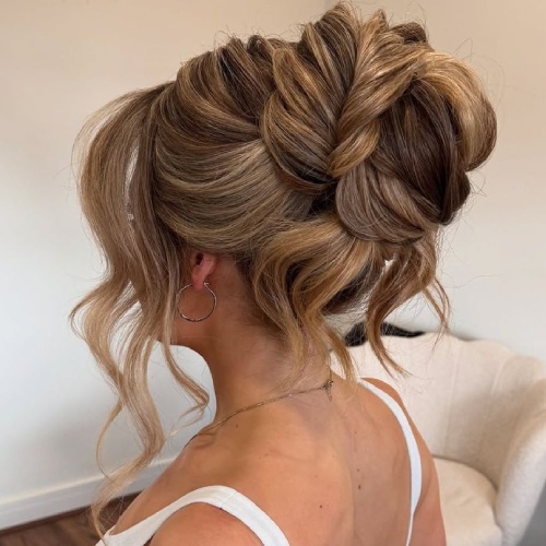 شنیون مادر داماد در سالن زیبایی ساناز شهیر