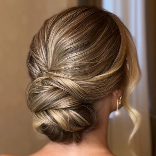 شنیون خواهر عروس در سالن زیبایی لیامون